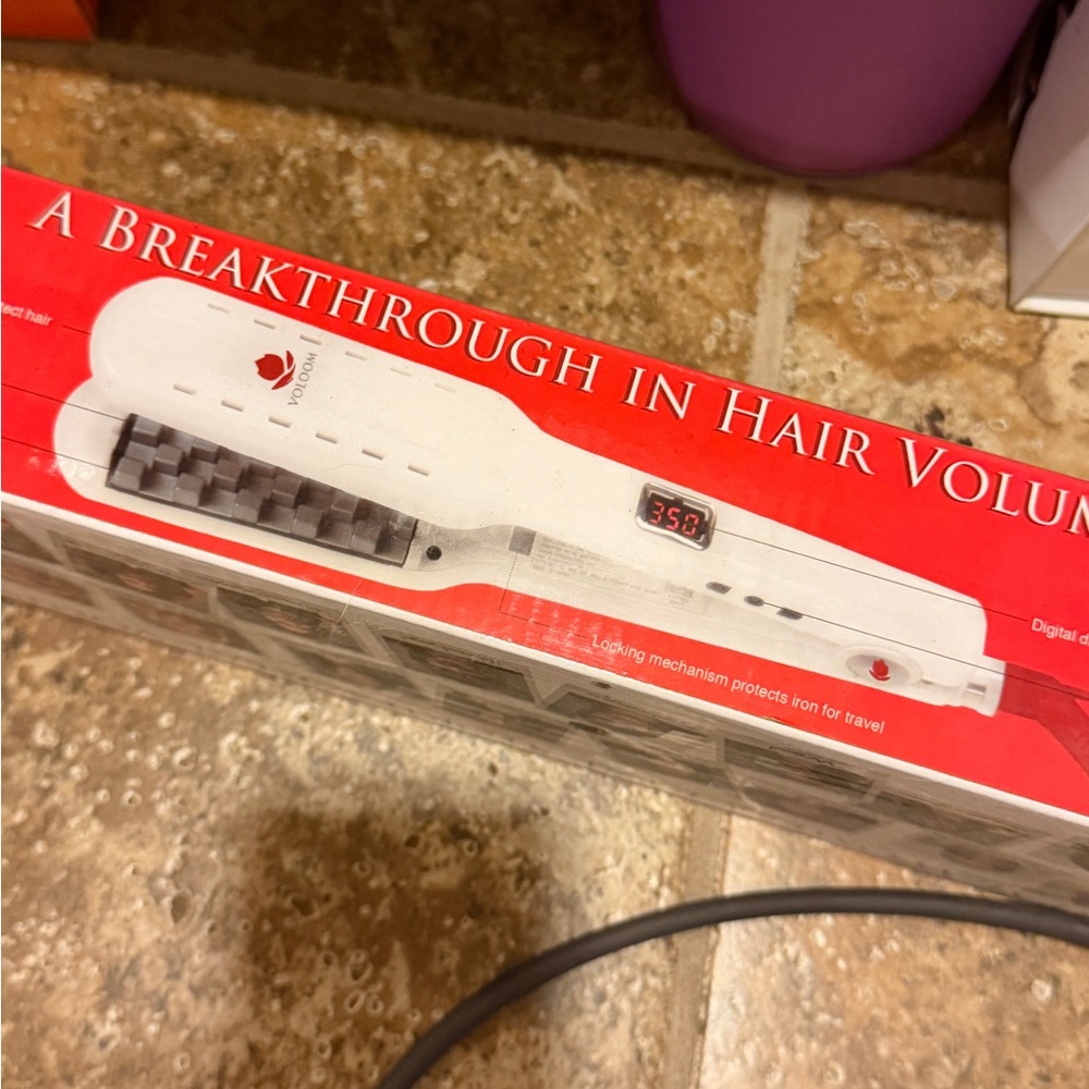 Voloom Hair Volumizer new in box never used